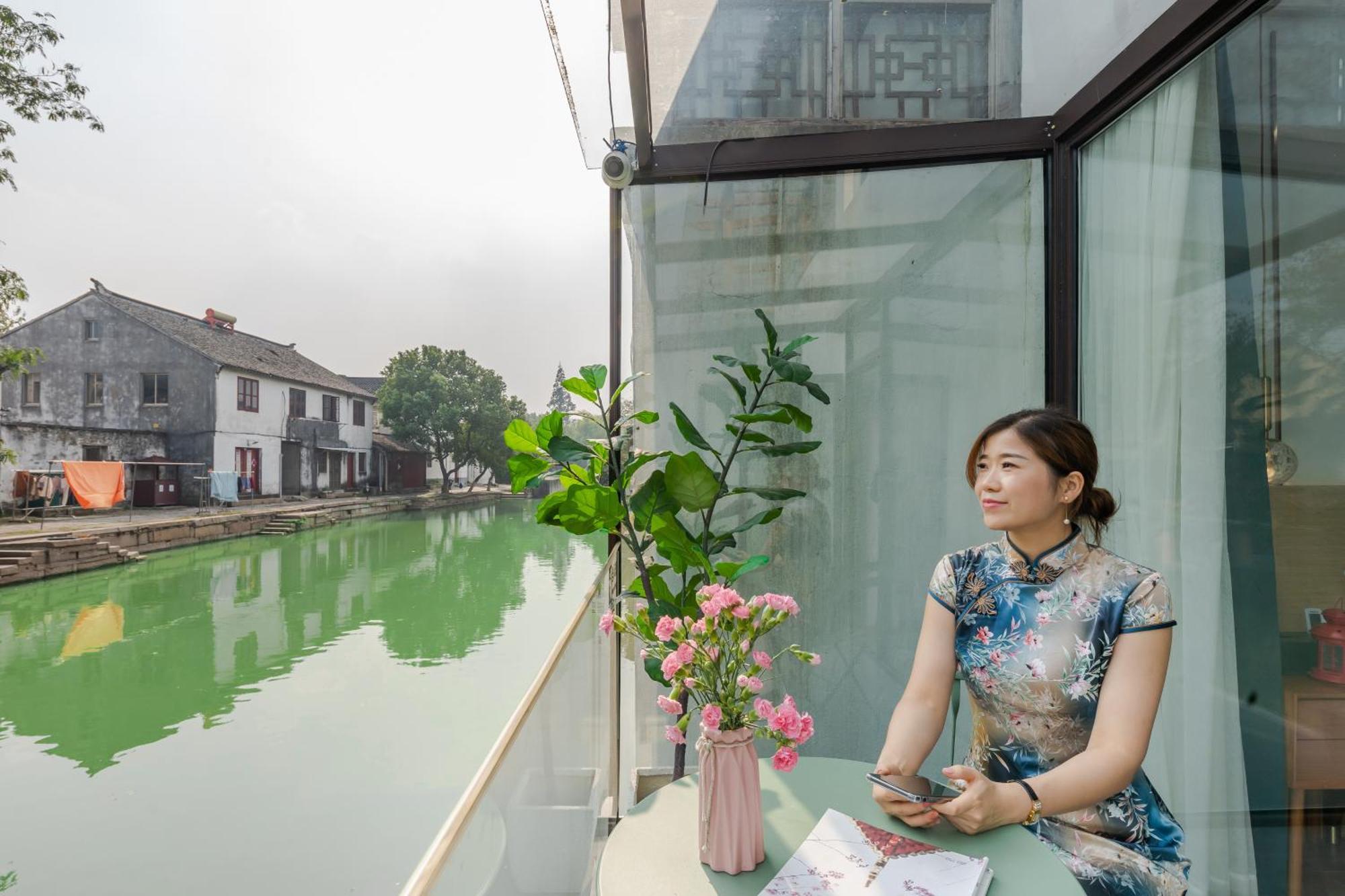 Tongli Slowlife River View Inn