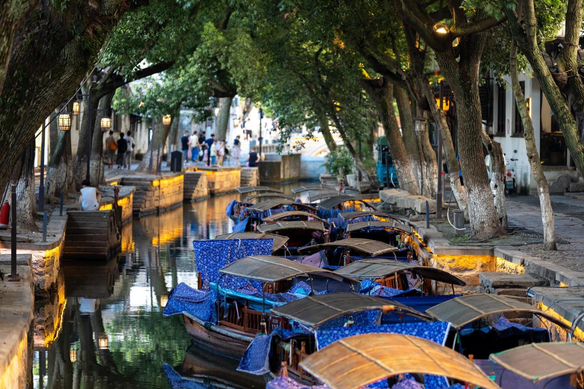 Tongli Slowlife River View Inn Homestay *