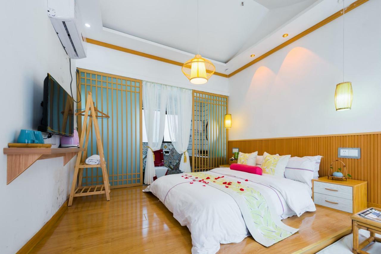 Tongli Slowlife River View Inn