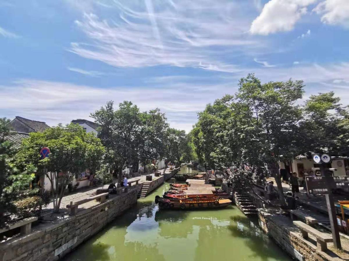 Tongli Slowlife River View Inn